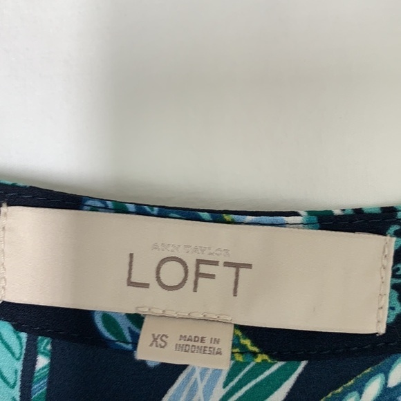 Ann Taylor LOFT Peacock Print Long Sleeve Blouse, Navy Blue/Teal Sz XS, NWT - Picture 2 of 9